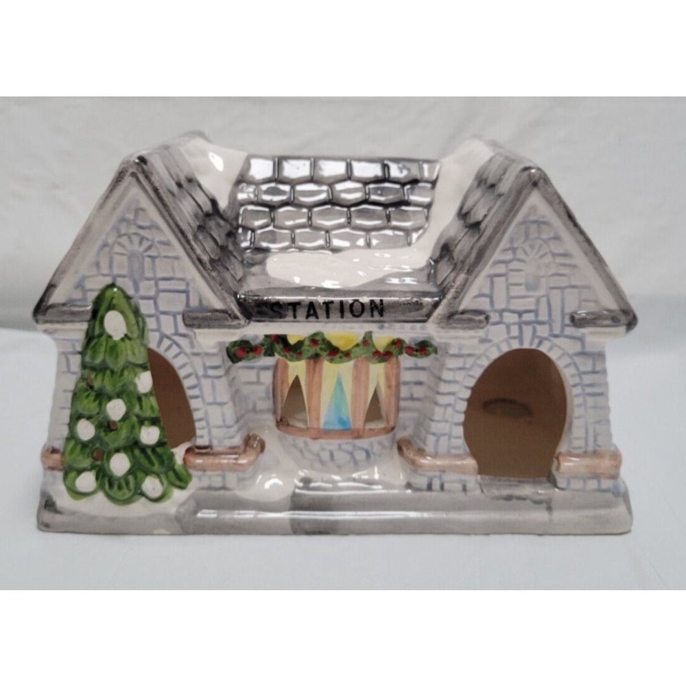 Classic Living Christmas Collection Ceramic Christmas Station - No Light - Picture 2 of 16